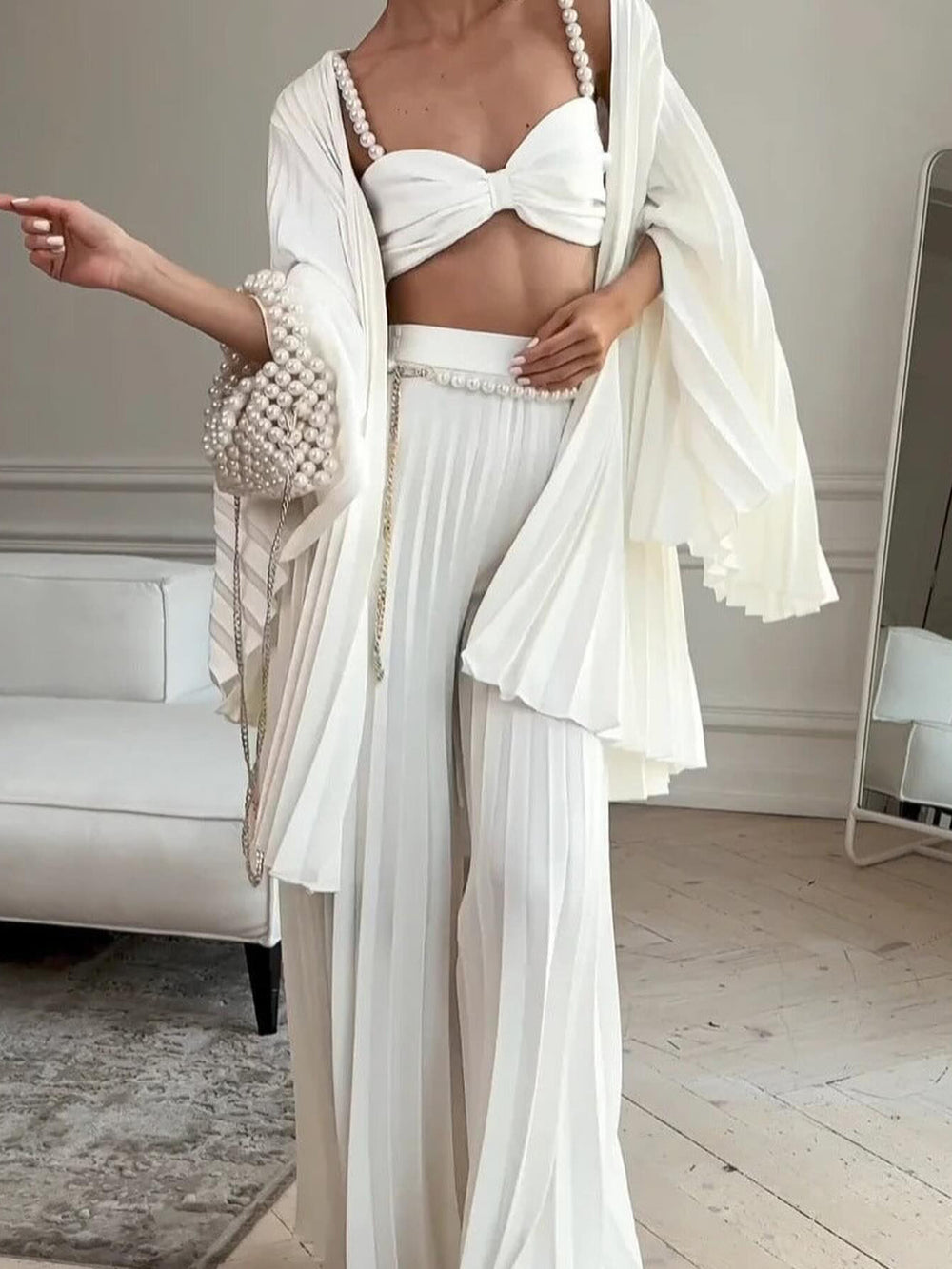 Ensemble Trois-Pièces White Pleated Vest - Élégance Intemporelle