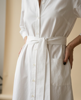 Robe Chemise Blanche en Popeline — détail ceinture
