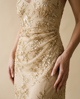 Robe Or en Sequins — détail broderie main